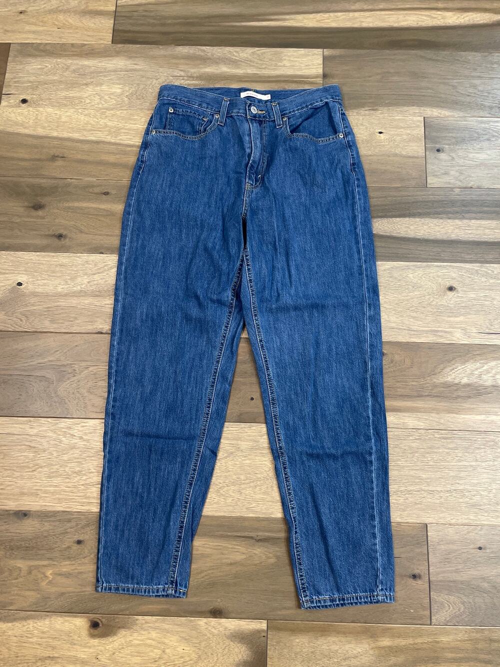 Levi’s 80s Mom Jeans Size 31 High Rise Medium Wash Vintage Straight Tapered Leg